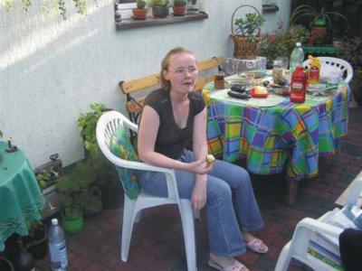 Elisa is alone for a while 2